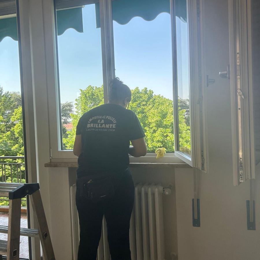 Pulizia di luoghi di lavoro